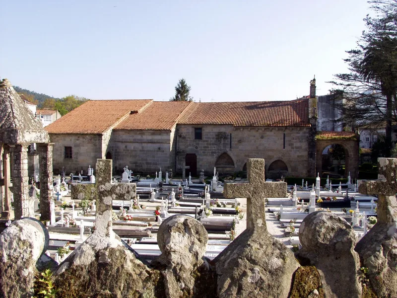 Santa María a Nova and the guild tomb-slabs